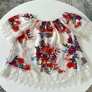 New Look Women’s off the shoulder floral top. size small with lace trim